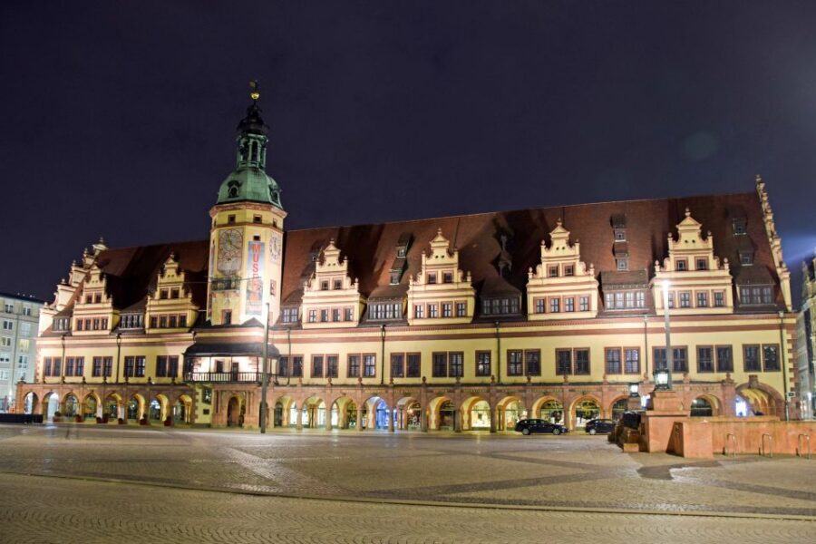 1.5-Hour Historical Tour of Leipzig with Costumed Guide - Where You Start: The Passage at Altes Rathaus