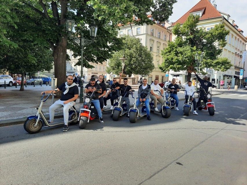 2-H Fabulous Berlin Historical Guided Fat Tire Tour - Brandenburg Gate and the Spree River ride for classic Berlin photos