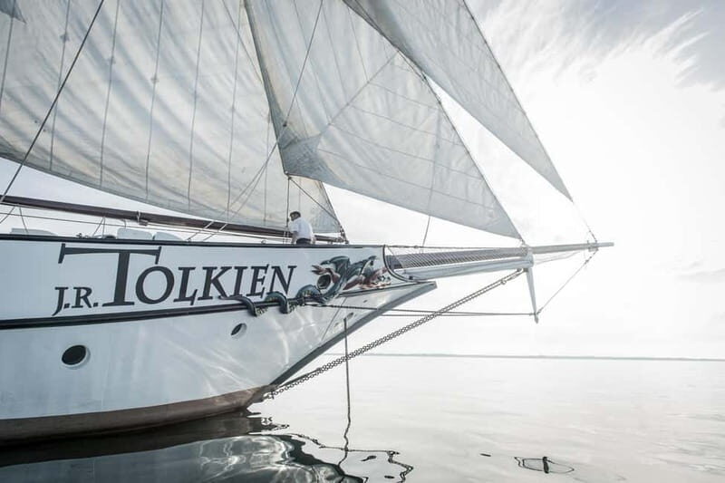 2h Sailing Trip on a Historic Tall Ship from the Pier - Family-Friendly Sailing with a Pirate Quiz