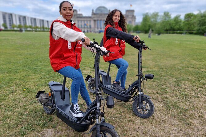 3-H E-scooter Sightseeing Tours in Berlin - Gendarmenmarkt and Berlin Palace: Classic Squares and Big Symbols
