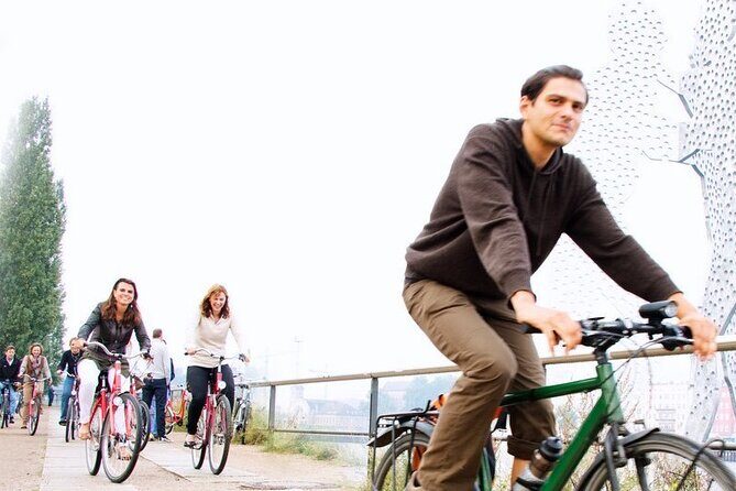 3-Hour Private Berlin Bike Tour: Vibes of Berlin - Stop-by-stop: East Side Gallery, Kreuzberg, Landwehrkanal, and the border-crossing landmarks