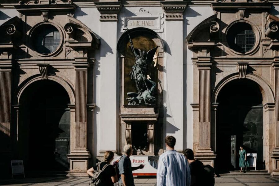 500 Years of Munich Architecture (Max. 16 Guests) - Meeting at Frauenplatz and starting with the Frauenkirche