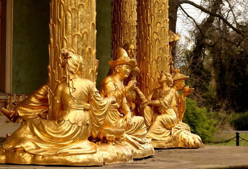 5h Potsdam private tour with Guide, Chauffeur & Photographer - Glienicke Bridge: fast views with guided context