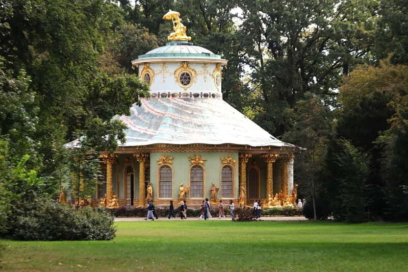 5h Potsdam private tour with Guide, Chauffeur & Photographer - Brandenburger Straße: street-level Potsdam with built-in storytelling
