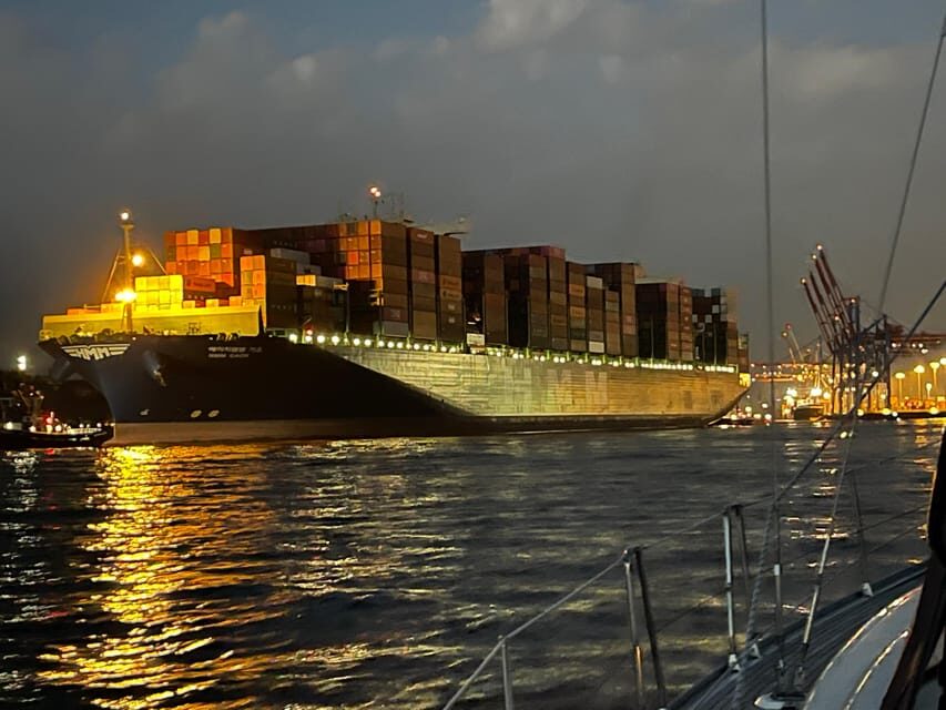 "After Work" - Sailing-Yacht Cruising Event, Hamburg/Elbe - Why this after-work sail is such a smart Hamburg plan
