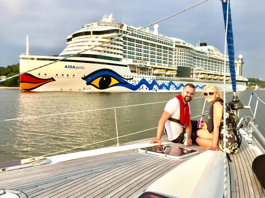 "After Work" - Sailing-Yacht Cruising Event, Hamburg/Elbe - Dry docks and container ships: seeing scale that shore views can’t match