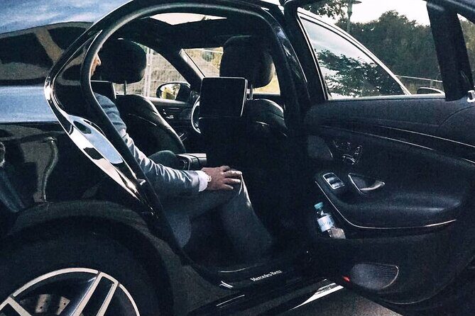 Airport Transfer: Hamburg Airport HAM to Hamburg by Business Car - The private-ride difference: no sharing, no awkward waiting