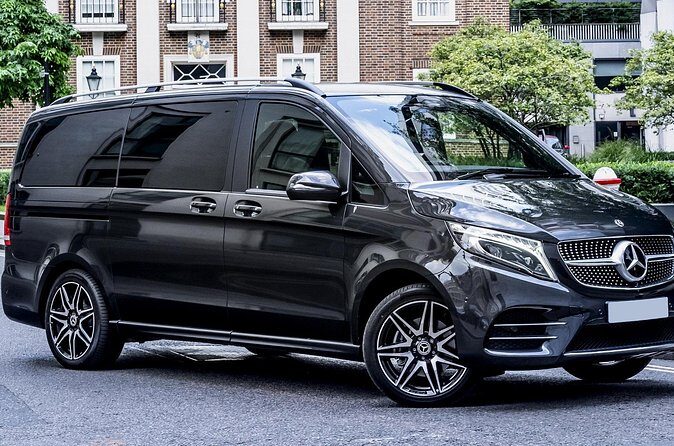 Airport Transfer: Munich Airport MUC to Munich by Luxury Van - The 30-minute transfer window, and why timing matters on landing day