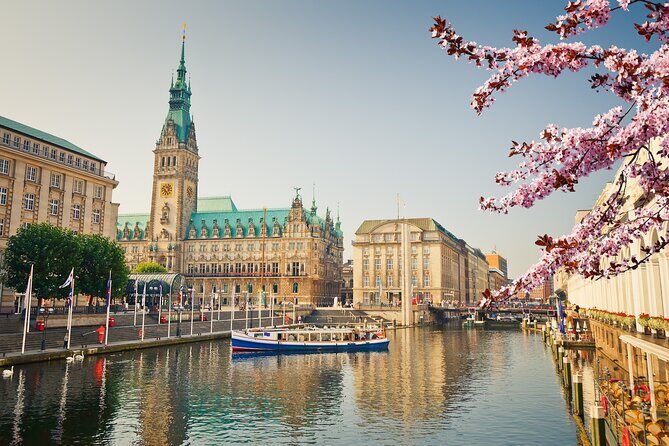 All-in-One Hamburg Shore Excursion from the port of Kiel - Rathaus Walk + Free Time for Lunch and Shopping