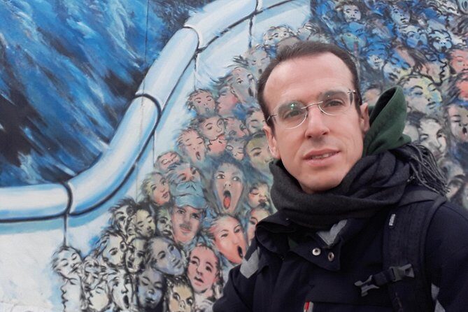 Alternative Berlin Private Tour with Jacob - Graffiti and Squats - Stop 3: Brandenburg Gate, the Wall, and the Hippie Era