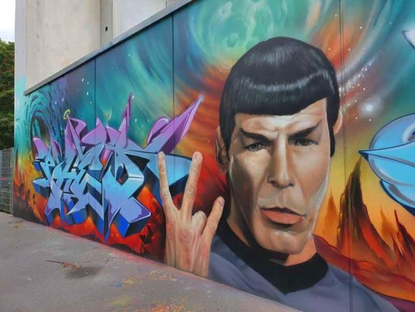 Alternative Berlin / Street art tour - Private group - The Music Story Behind the Street, From Punk to Electronic