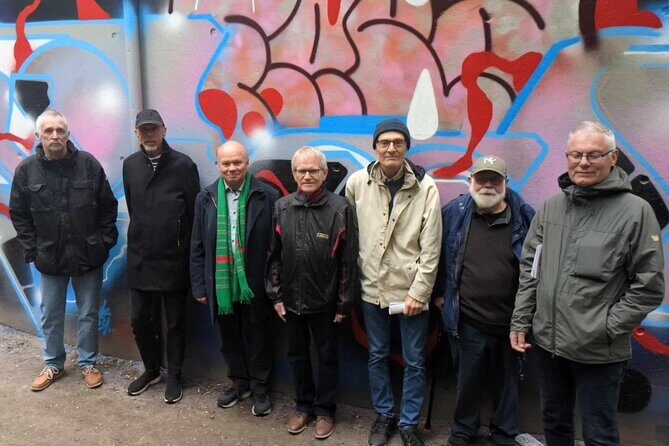 Alternative Hamburg Private Alternative Street Art Tour - St. Pauli and Sankt Pauli: graffiti with politics under it