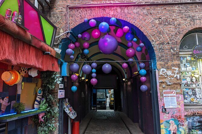 Alternative Hamburg Private Alternative Street Art Tour - Katoviertel toward Gänsemarkt: seeing styles change as the city tightens up
