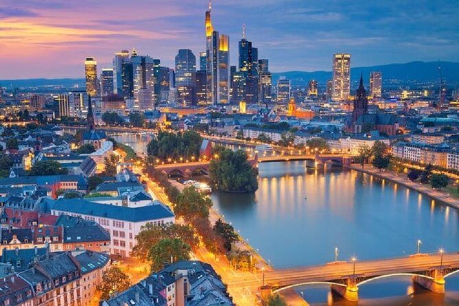 Amazing walking Frankfurt with a local guide - Hauptwache: the famous square with baroque-to-modern architecture