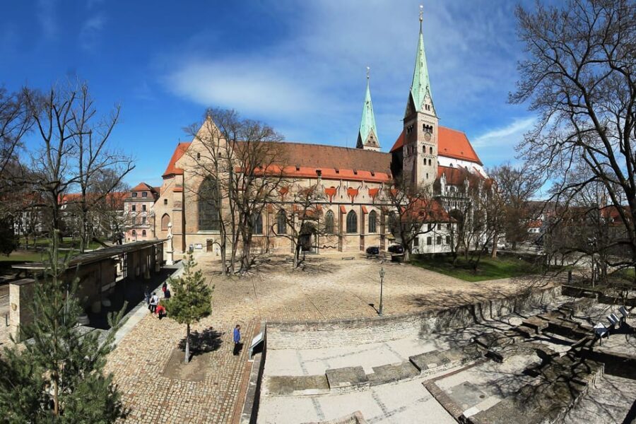Augsburg: Illuminated Guided Evening Walking Tour - Cathedral and St. Ulrich and Afra: what changes when churches glow