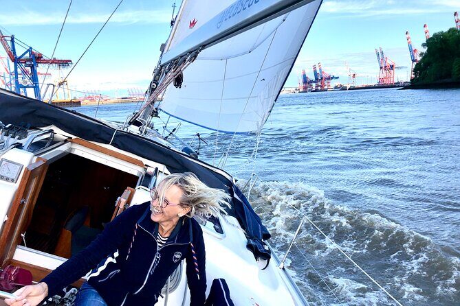 Authentic Sailingtrip "To the Gates of Hamburg" from Wedel - Price and value: what $153.10 buys you on the water