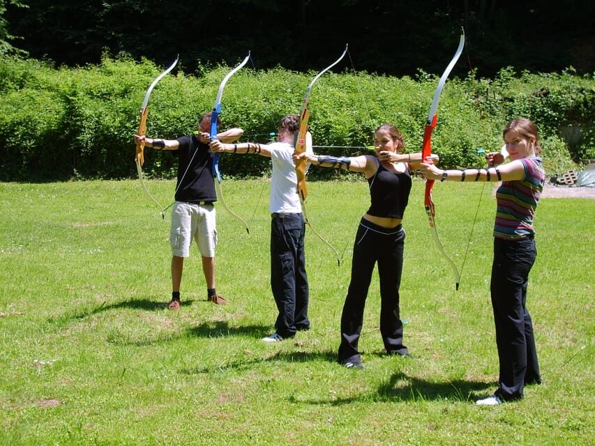 Bad Bellingen: Beginner's Archery Course in the Park - From First Draw To Real Target Shots