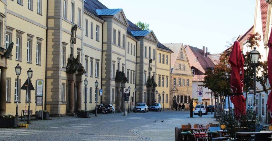 Bayreuth: Private Guided Walking Tour - Bayreuth Art Museum: modern exhibits in a historic city