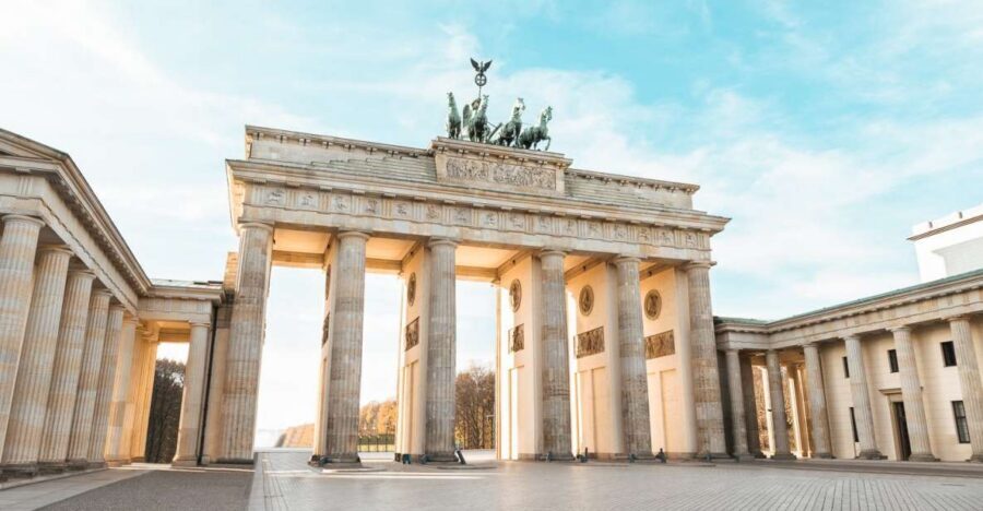 Berlin: 1-Hour Guided Tour of the Historic Center - Key takeaways