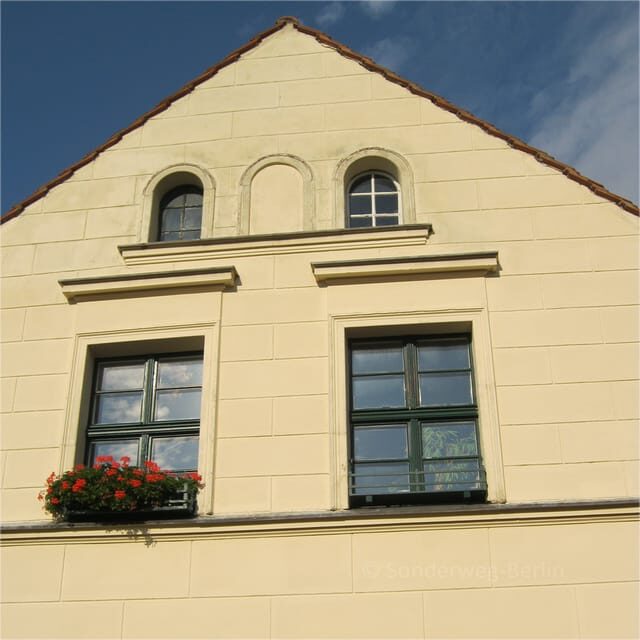 Berlin: 2.5-Hour Neighborhood Tour of Neukölln - Neukölln at walking speed: why Rollberg and Rixdorf matter