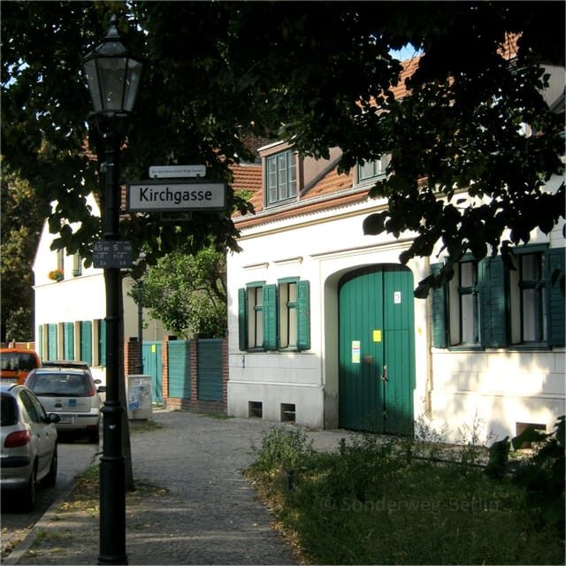 Berlin: 2.5-Hour Neighborhood Tour of Neukölln - District court and the former prison: seeing law and confinement in the streets