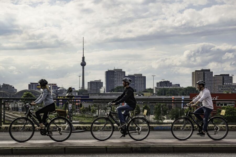 Berlin: 48-Hour or 72-Hour Bike Rental - Parks for cycling: Tempelhofer Park and Treptower Park