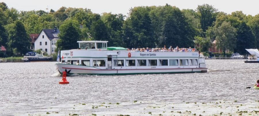 Berlin: 7 Lakes Boat Tour through the Havel Landscape - Jungfernsee and the Church of the Redeemer: border memories in a calm setting