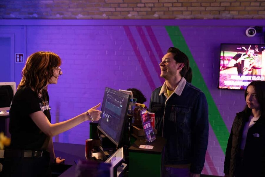 Berlin, Alexanderplatz: Leisure experience in the Immersive Gamebox - How the no-VR setup changes the experience (and makes it easier to enjoy)
