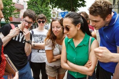 Berlin: Alternative & Street Art Tour - Meeting at the TV Tower and how the 3-hour rhythm works