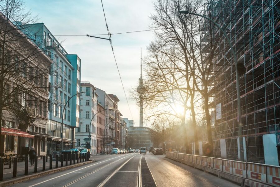 Berlin: Backyards of Berlin 2-Hour Tour - What the guide does well: wit, timing, and room for questions