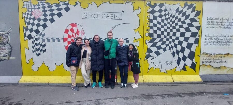 Berlin: Berlin Wall & East Side Gallery Walking Tour - Stop-by-stop: Berlin Wall + Berlin Wall Museum moments