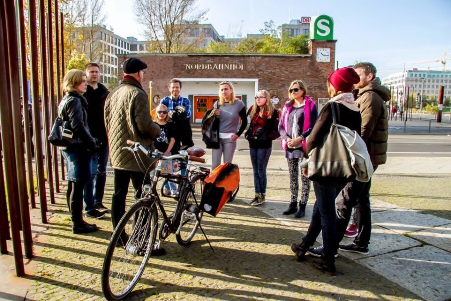 Berlin: Berlin Wall Tour Berlin East West - Practical tips to get the most from the Wall story