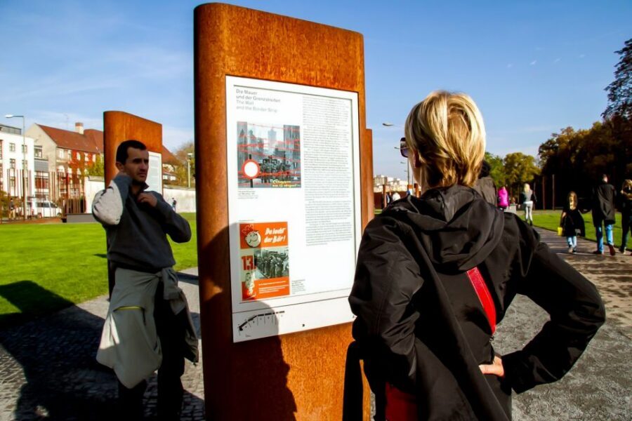 Berlin: Berlin Wall Tour Berlin East West - The death strip and watchtower: what you’re seeing and why it matters