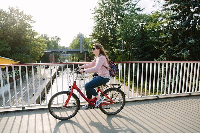 Berlin Bike and Electric Bike Rentals - Where a Guide Shows Up (and When It Makes the Difference)