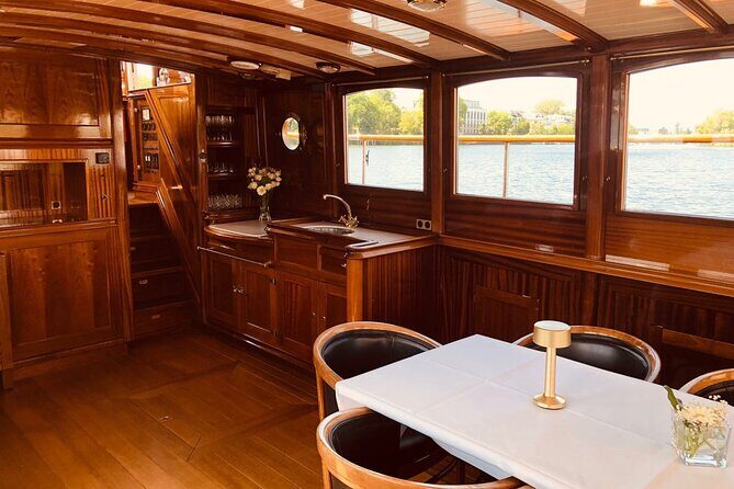 Berlin Boot Sightseeing Tour on Electric Private Yacht - Price and value: $46.21 for what you actually get