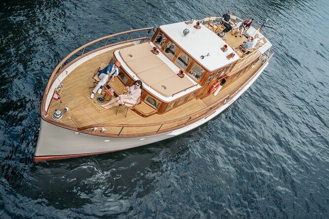 Berlin Boot Sightseeing Tour on Electric Private Yacht - Who this electric yacht tour is best for