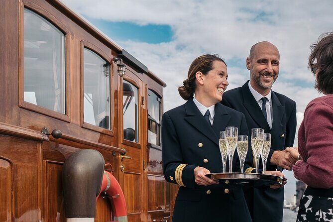 Berlin Boot Sightseeing Tour on Electric Private Yacht - Should you book? My honest recommendation