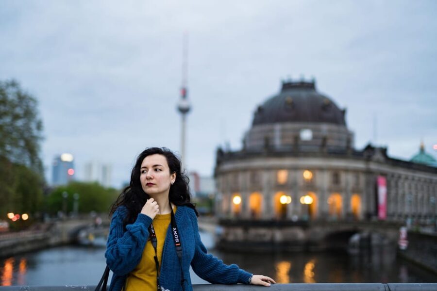 Berlin by Night: Private Photoshoot at Illuminated Cityscape - Museum Island at Night: 30 minutes of photo time