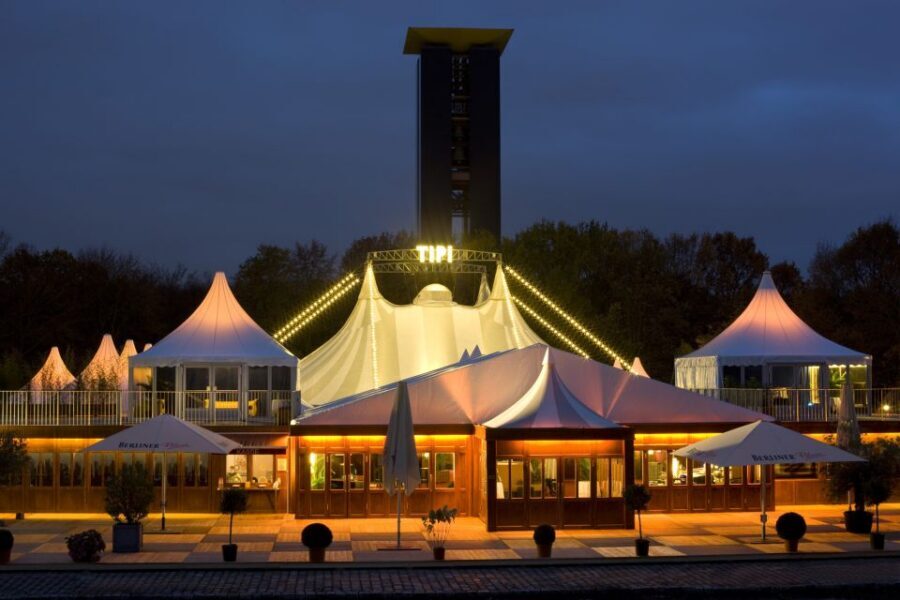 Berlin: Cabaret – The Berlin Musical at Tipi am Kanzleramt - Comfort matters: the tent can run hot