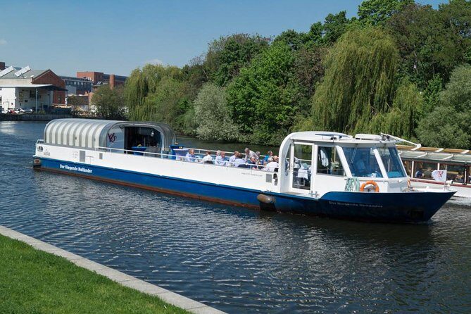 Berlin Capital 4-Course Sunset Dinner Cruise Including Drinks - Drinks, service, and the small things that change the night
