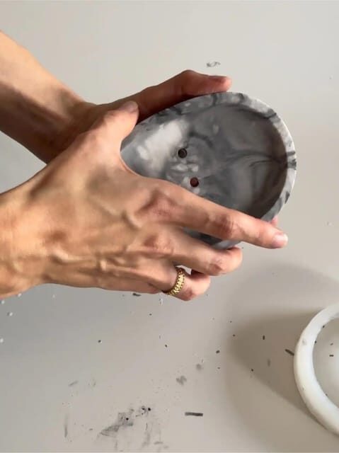 Berlin: Casting Workshop with Natural Materials - Time on the clock: how a flexible 1-hour session works