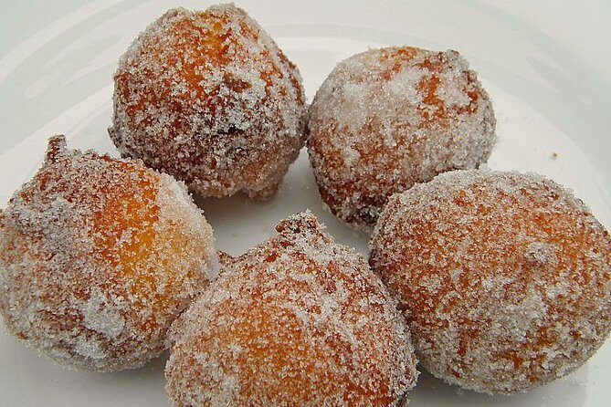 Berlin Christmas Markets with Culinary Tour - Stop 2: Konnopke’s Imbiss and the story of Berlin street food