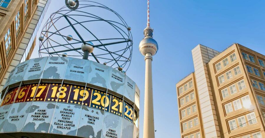 Berlin: City Center Walking Tour - Walking Unter den Linden: The Historic Main Street Rhythm