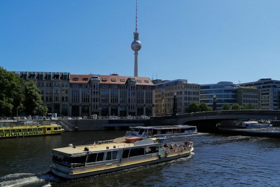 Berlin: City Highlights Express & Panorama Roof Terrace - TV Tower photo time and the roof-terrace view