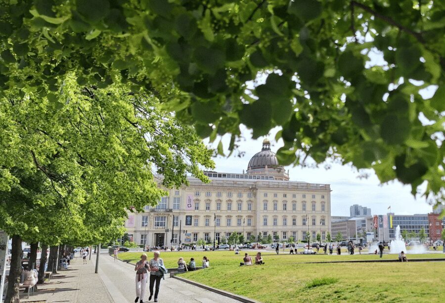 Berlin: City Highlights Express & Panorama Roof Terrace - Humboldt Forum to Berlin Palace: the power-story you can see