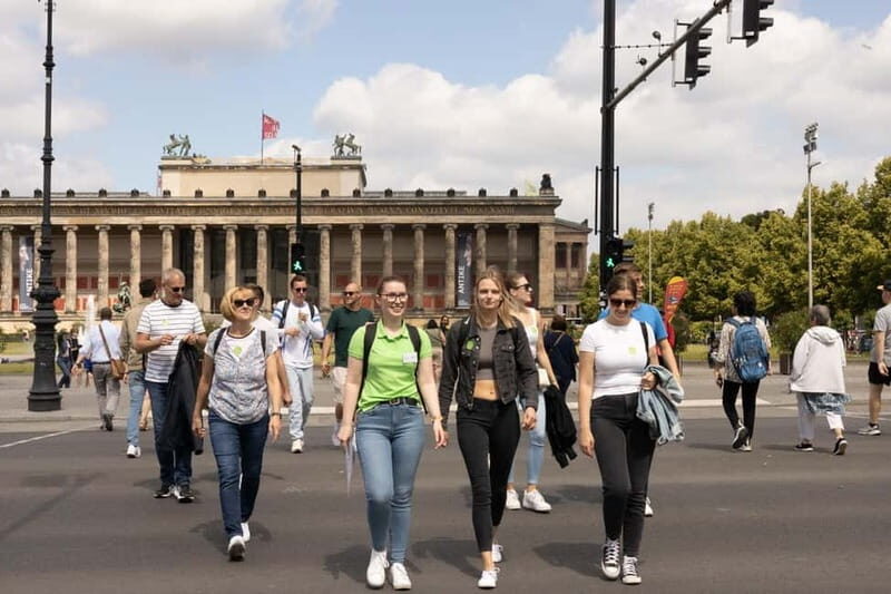 Berlin: City tour - Best of Berlin - Brandenburg Gate: the landmark you recognize, explained in plain language