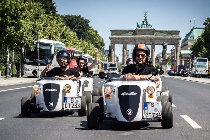 Berlin City Tour in a Mini Hotrod - Brandenburg Gate stop: the short photo window