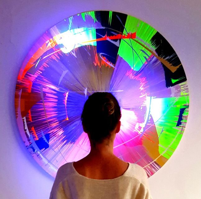Berlin: Create Your Own Spin Painting at Jans Echternacht - Picking between 80 cm and two 50 cm canvases (big impact on logistics)