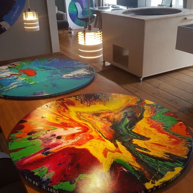 Berlin: Create Your Own Spin Painting at Jans Echternacht - Who should book this, and who should think twice