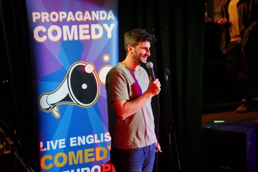 Berlin: Culture Shock Comedy Show - The host matters: Chris keeps the room loose